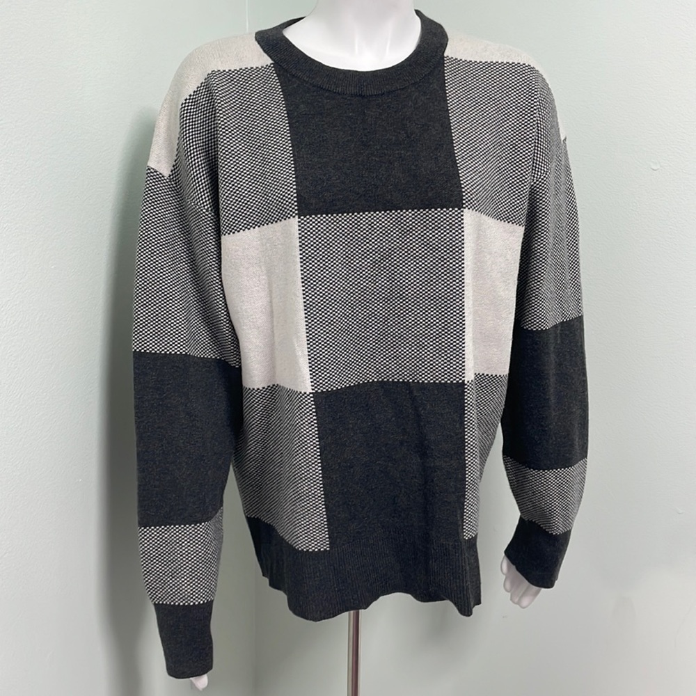 Tahari gray plaid square sweater